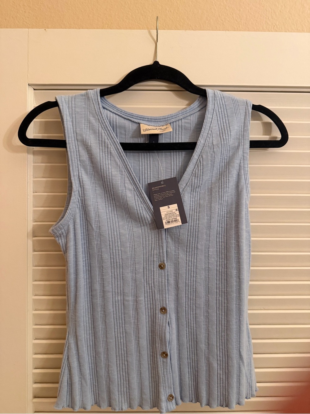 NWT Universal Thread Light Blue Ribbed Button-Front Tank